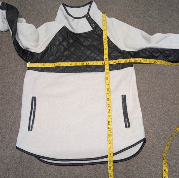 Abercrombie & Fitch Snap Up Vegan Leather Fleece Pullover Jacket Women's Medium - Picture 7 of 7